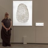 Biennale di Venezia: Luana Bottallo trasforma un’impronta digitale in un manifesto universale